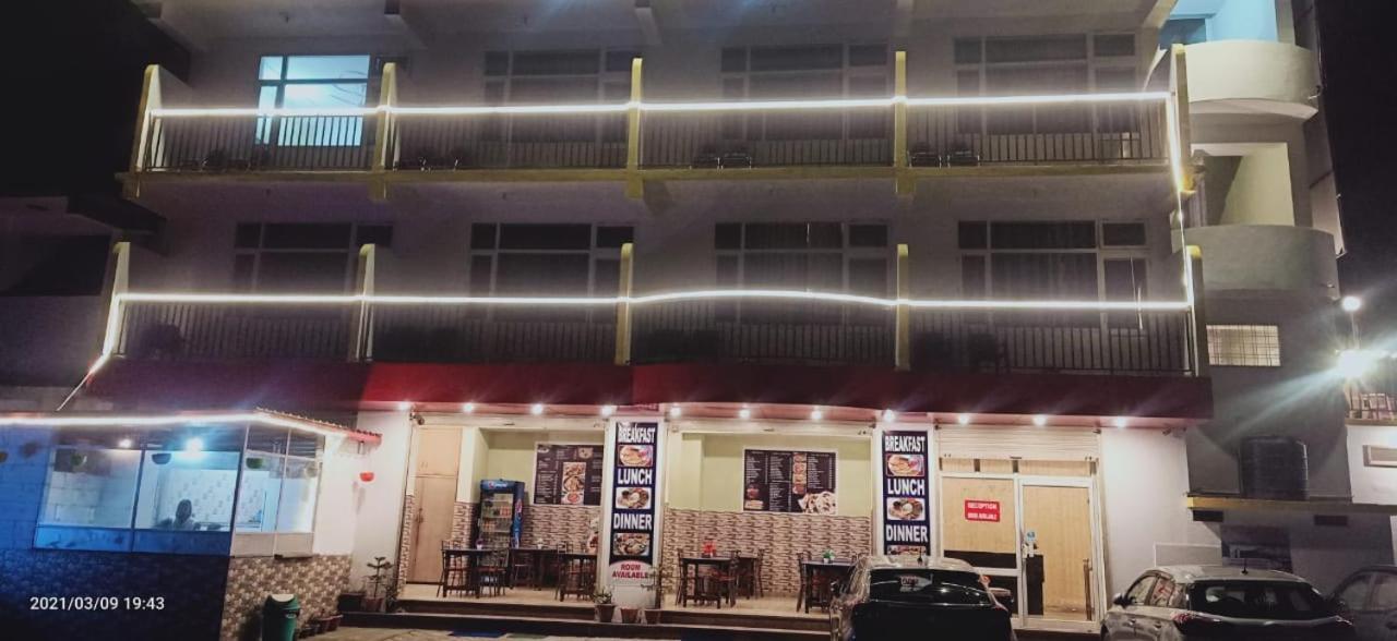 Royal Breeze Hotel & Restaurant Masuri Exterior foto